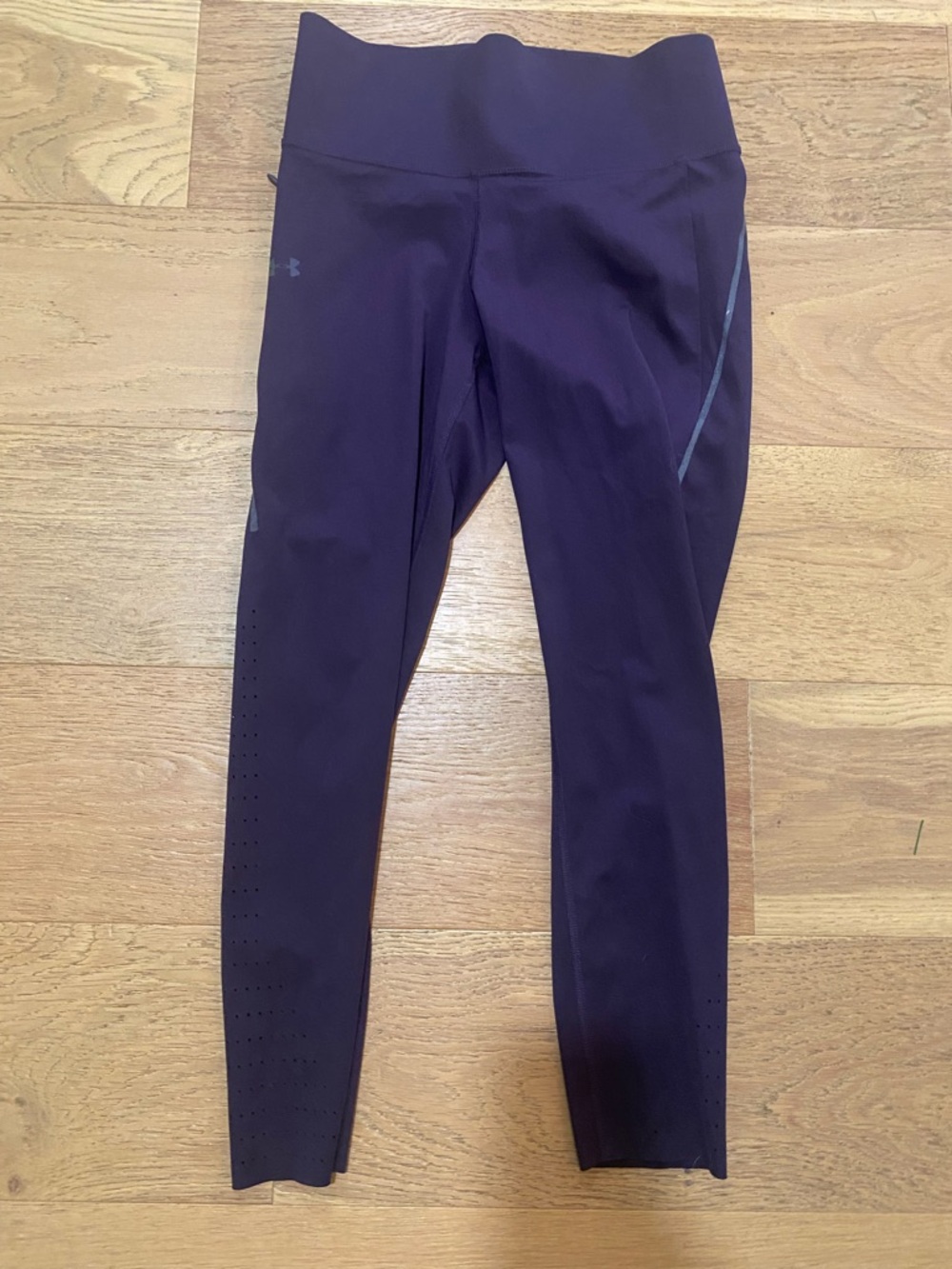 Under Armour Deep Plum Compression Leggings w Reflective Accents women’s M VGUC